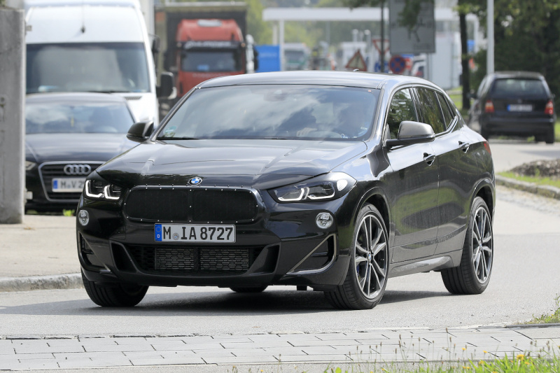 「BMW X2が大幅改良へ。目玉は初のタッチスクリーン！」の2枚目の画像