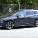 BMW X2が大幅改良へ。目玉は初のタッチスクリーン！ - Spy shot of secretly tested future car