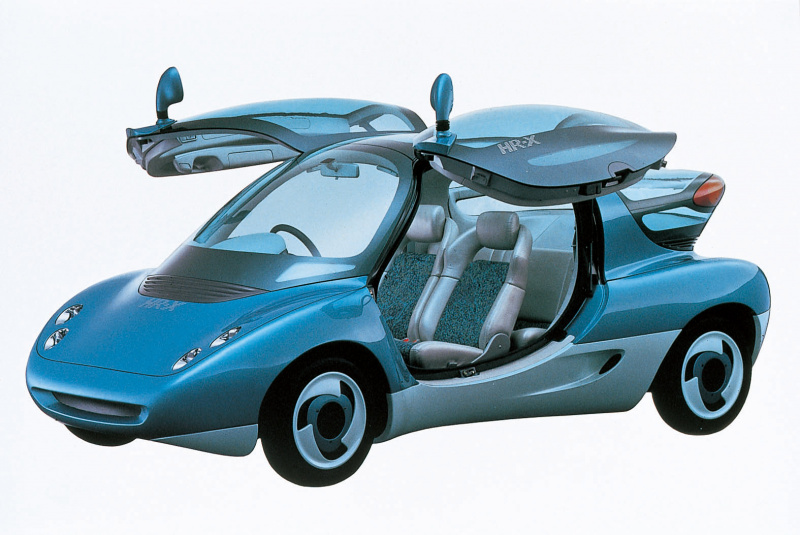 マツダの水素燃料ロータリーエンジン搭載のコンセプトカー「HR-X」（1991年）