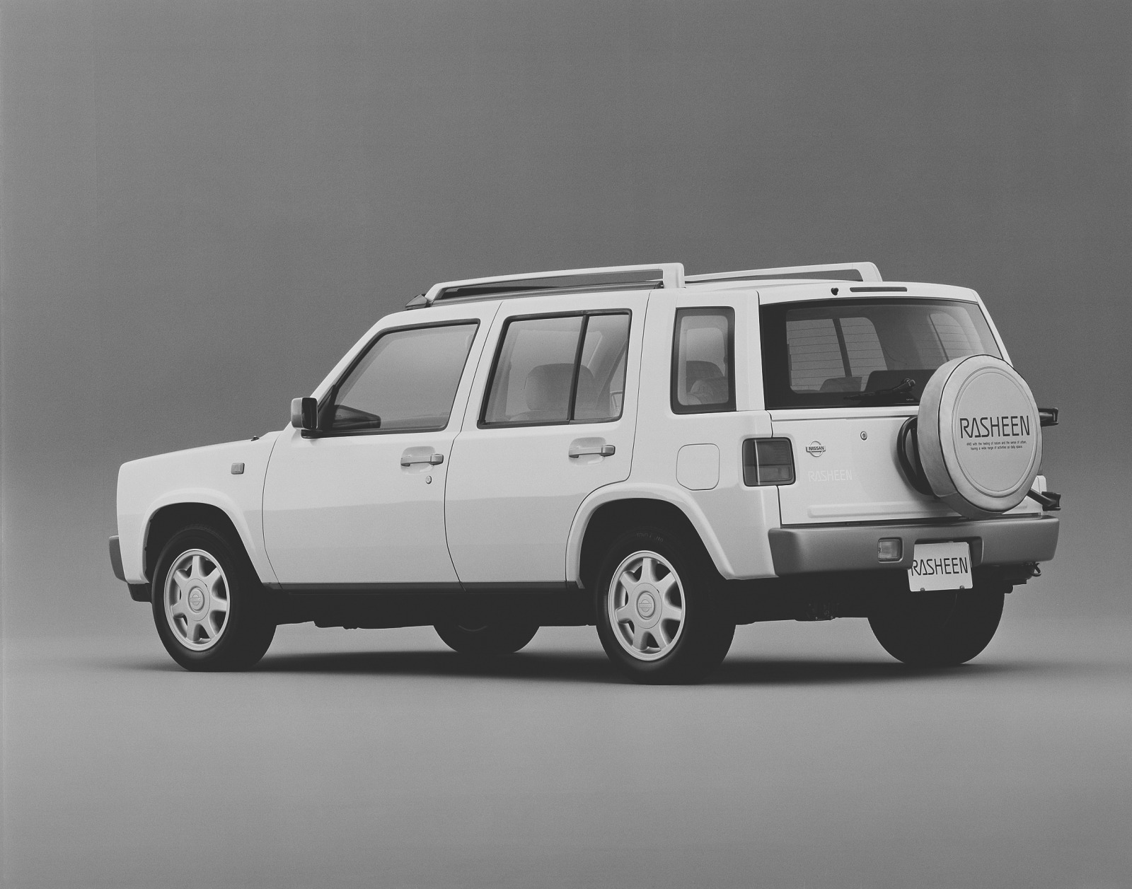 アイデアはよかったのに 注目されたけど1代で消えてしまった日産の 迷車 と 名車 Clicccar Com