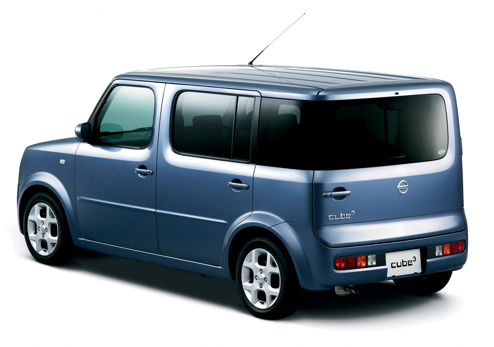 03nissan Cubecubic Gz11 02 画像 アイデアはよかったのに 注目されたけど1代で消えてしまった日産の 迷車 と 名車 Clicccar Com