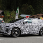 アウディ新型電気SUV「Q4 e-tron」2つのボディを比較、その違いを確認！ - Audi Q4 3