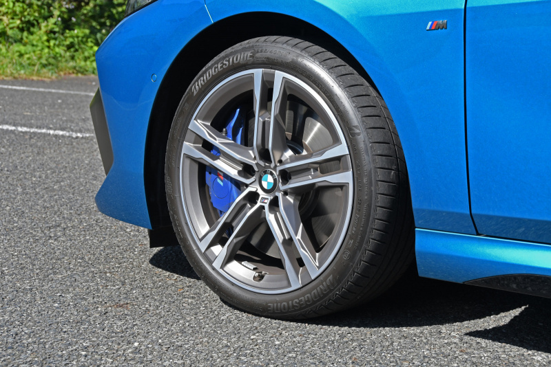 「FFベース4WDの味付けに開眼したBMW 【BMW M235i Xドライブ グランクーペ試乗】」の8枚目の画像