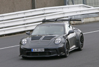 謎の充電ポートを発見！　新型ポルシェ911 GT3 RS、パワートレインはどうなる !? - Porsche 992 GT3 RS 2