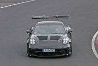 謎の充電ポートを発見！　新型ポルシェ911 GT3 RS、パワートレインはどうなる !? - Porsche 992 GT3 RS 5
