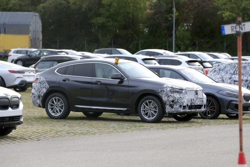 「BMW X4大幅改良へ。大型ドットグリル装備車の正体は!?」の5枚目の画像