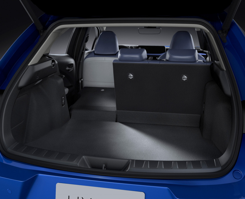 「レクサス初の市販EV「UX300e」、2020年度分はわずか135台。価格は580万円〜635万円」の4枚目の画像