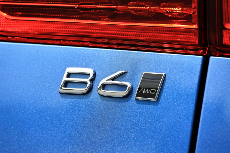 「ボルボ・XC60のダブル過給器＋モーターの「B6」は速くて、スマートな走りが楽しめる」の5枚目の画像