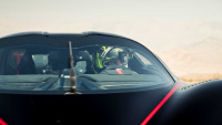 「ついに最高速500km/h以上に到達！　夢のスーパーカーSSC「トゥアタラ」、市販車最速ブガッティを抜き去る」の9枚目の画像ギャラリーへのリンク