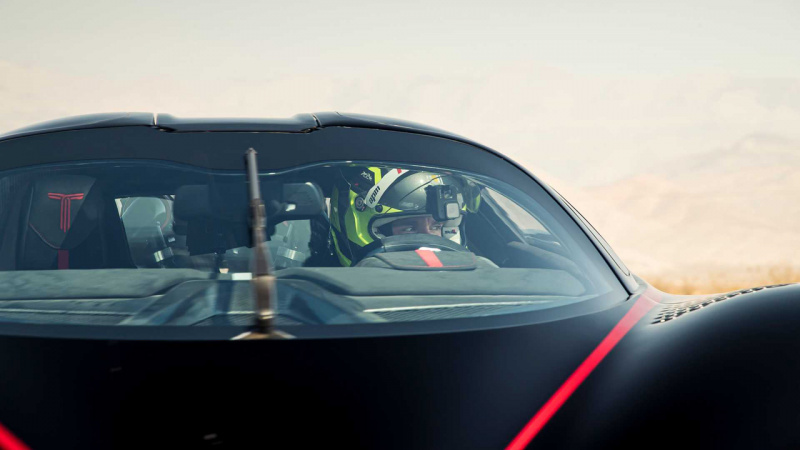 「ついに最高速500km/h以上に到達！　夢のスーパーカーSSC「トゥアタラ」、市販車最速ブガッティを抜き去る」の9枚目の画像