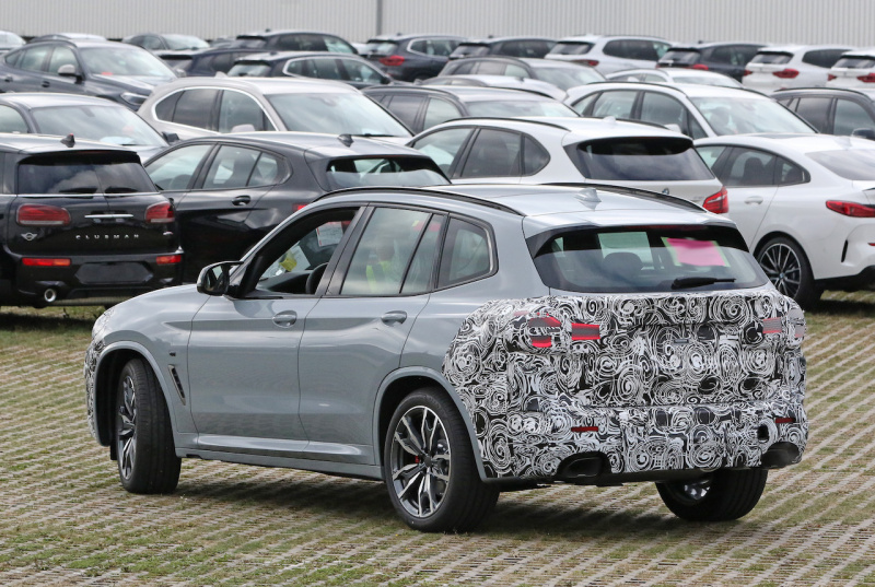 「BMW X3が大幅改良へ。高性能モデル「M40i」、市販型パーツ装着完了！」の9枚目の画像