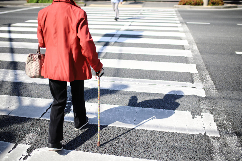 「覚えていますか「横断歩道は歩行者優先」。無視して通過すると大事故や罰則も！　」の2枚目の画像
