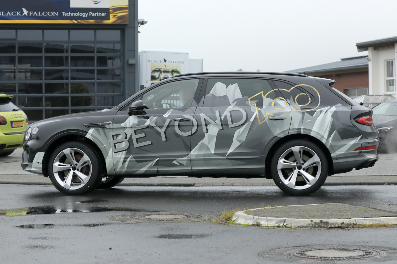 「「Beyond 100」戦略初のモデル、ベントレー・ベンテイガ「EWB」開発車両がテスト中！」の6枚目の画像