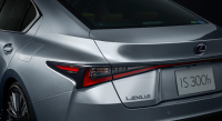 新型レクサスISが世界初採用した緻密で立体的な造形を可能とする「寄絞り（よせしぼり）工法」とは？【新車】 - Lexus_IS_20201105_8