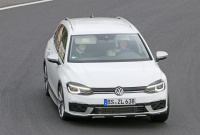 新型VWゴルフR、早くもヴァリアント開発車両がニュル出現！ - VW Golf R Variant 3