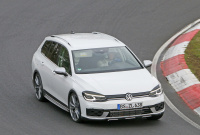 新型VWゴルフR、早くもヴァリアント開発車両がニュル出現！ - VW Golf R Variant 5