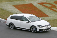 新型VWゴルフR、早くもヴァリアント開発車両がニュル出現！ - VW Golf R Variant 7