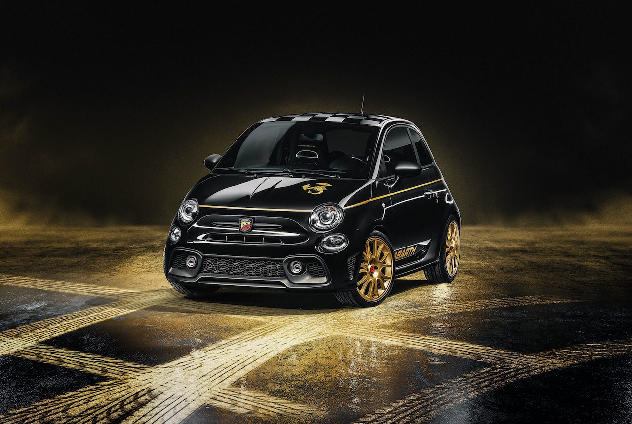 Abarth 595 Scorpioneoro 1110 4 画像 今どき貴重なmtの左ハンドルは完売必至 黒いサソリ の 595 スコルピオーネオーロ が0台限定で新登場 新車 Clicccar Com