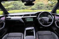 アウディe-tron Sportbackは、EVらしくアクセル操作に即座に反応する豪快な加速フィールと高い静粛性が自慢 - Audi_e-tron Sportback_20201110_7