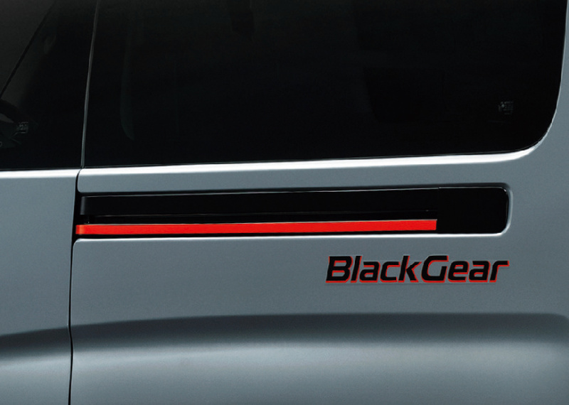 「キャンプ、アウトドアにバエる内装と外装！NV350キャラバンの特別仕様車「プレミアムGX BLACK GEAR」登場【新車】」の5枚目の画像