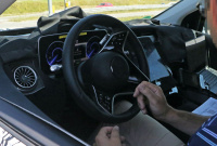 「メルセデス・ベンツのフラッグシップEVクロスオーバー「EQS SUV」市販型、コクピットを激写！」の10枚目の画像ギャラリーへのリンク