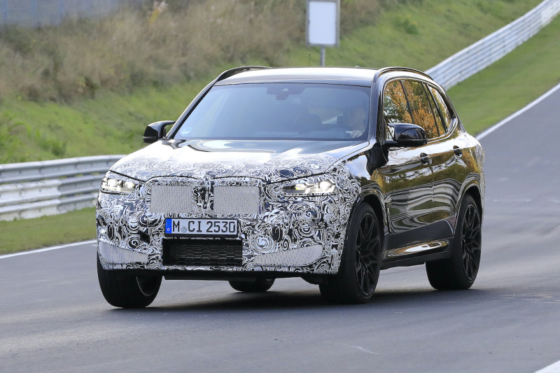 「BMW X3改良型、473馬力の最強モデル「M」がニュルを激走！」の2枚目の画像