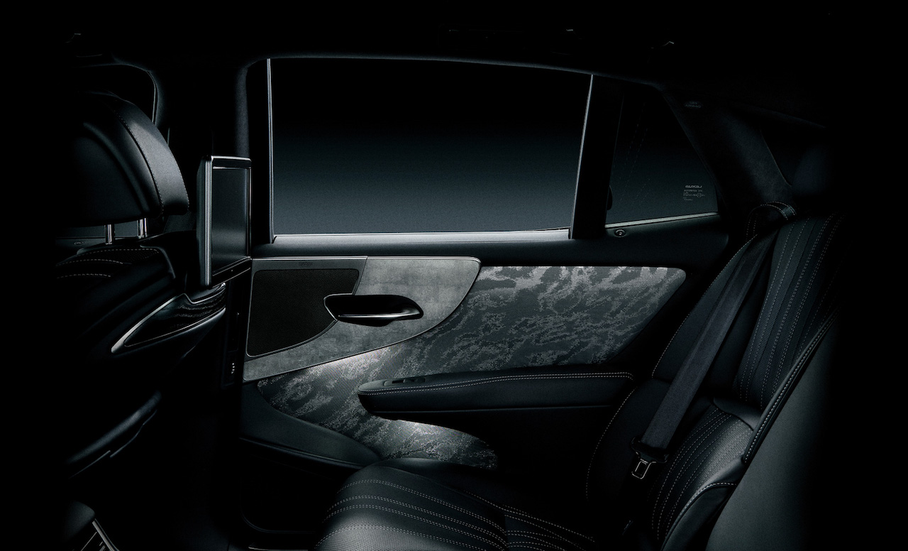 Lexus Ls 1119 6 画像 新型レクサスlsに採用された新ボディカラーの 銀影 ぎんえい ラスター とは 新車 Clicccar Com