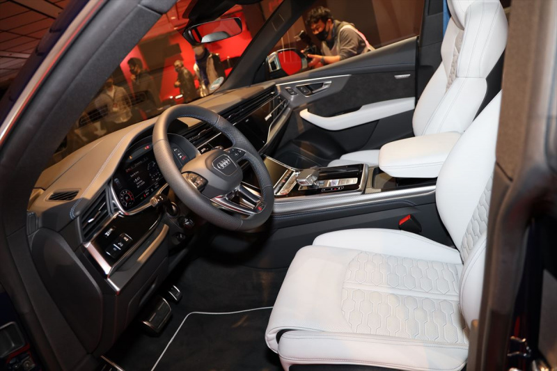 「KING of SUV「RS Q8」はじめ「RS6 Avant」「RS7 Sportback」、アウディが新型RSモデル3車種をSUPER GTの富士スピードウェイで公開したわけは？」の26枚目の画像
