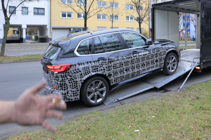 「BMW X5が大幅改良へ！　プロトタイプの初スクープに成功」の5枚目の画像
