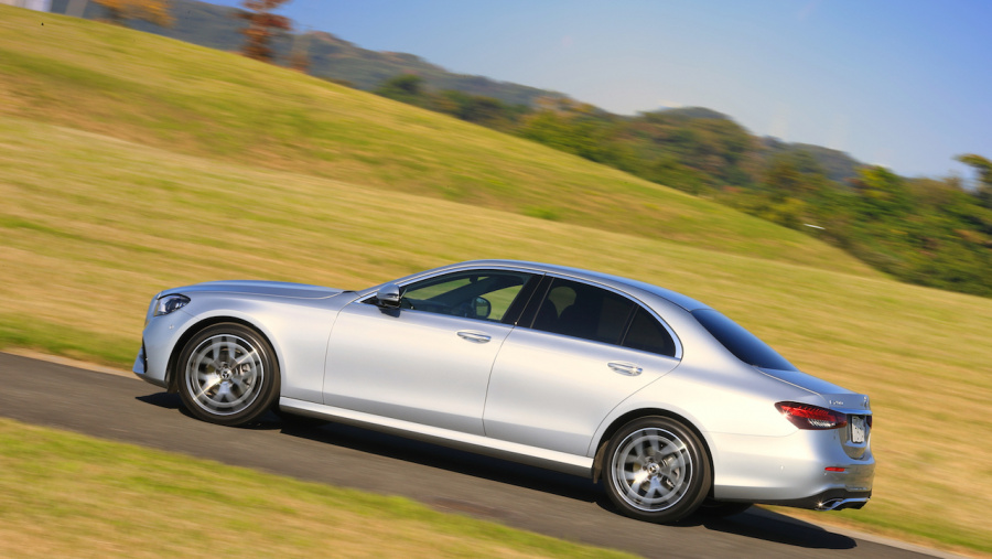 排気量1 5リッターでも十分 メルセデス ベンツeクラスの E 0 Sports Bsg搭載モデル の走りは Clicccar Com