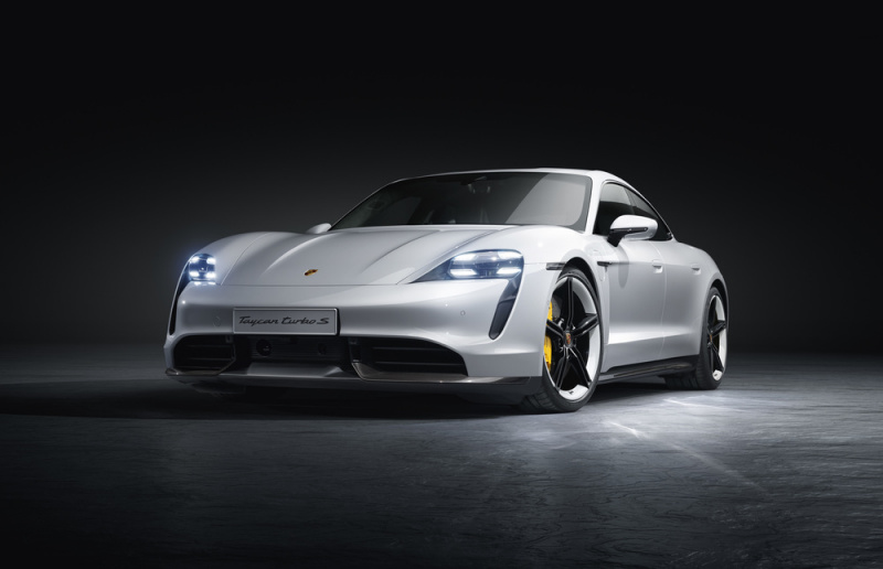 「ポルシェ初のEV「タイカン」のポップアップストア「Porsche Taycan Popup Harajuku」が期間限定オープン」の3枚目の画像
