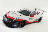 ポルシェ初のEV「タイカン」のポップアップストア「Porsche Taycan Popup Harajuku」が期間限定オープン - Porsche_showroom_20201207_6