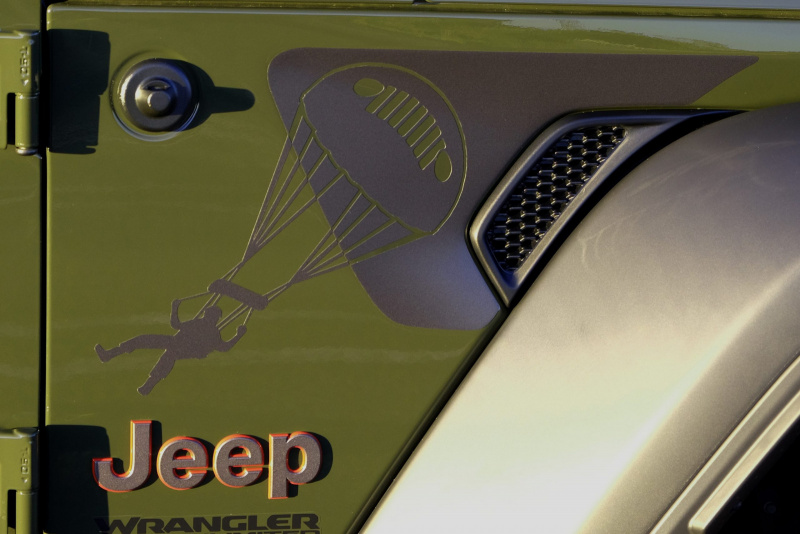 「ジープ・ラングラー・アンリミテッドの「サハラ3.6L」と「ルビコン」に、ミリタリーカラーが際立つ特別仕様車を計300台限定で設定【新車】」の5枚目の画像