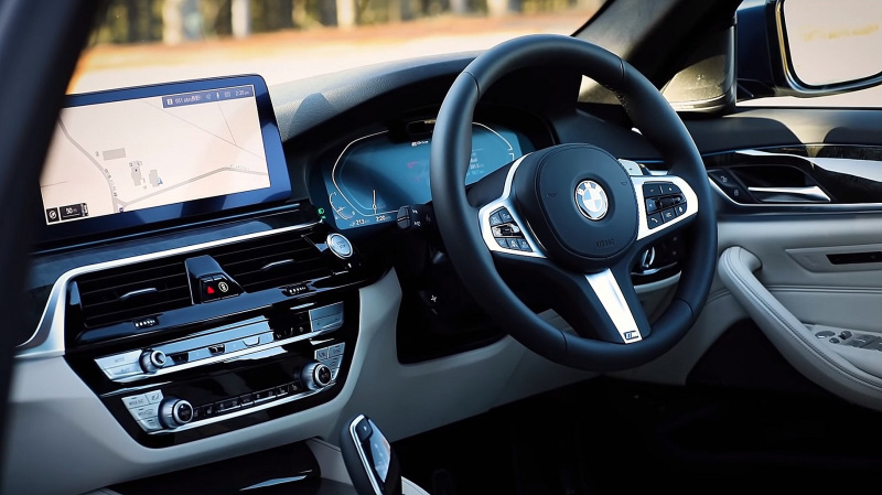 「BMW 530e M Sport Edition Joy＋は高速道路60km/h以下限定でハンズオフOK、コイツは新時代のMスポーツ！by清水和夫【SYE_X】」の5枚目の画像
