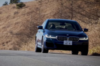 「BMW 530e M Sport Edition Joy＋は高速道路60km/h以下限定でハンズオフOK、コイツは新時代のMスポーツ！by清水和夫【SYE_X】」の11枚目の画像ギャラリーへのリンク