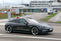 ポルシェ タイカンに「スポーツツーリスモ」が存在!?　新たな開発車両をスクープ - Porsche Taycan Cross Turismo 7