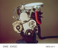 「ホンダは日産サニーにCVCCエンジンを積んでテストした！1973年12月13日はホンダシビックCVCC発売の日【今日は何の日？12月13日】」の3枚目の画像ギャラリーへのリンク