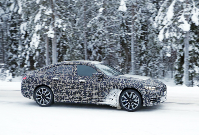 「BMW「4シリーズ グランクーペ」のデビューは間近!?　クーペ同様のメガ・キドニーグリルを装備か？」の4枚目の画像