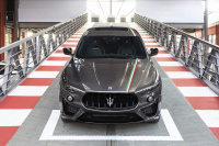 「イタリアの国旗をモチーフにしたコーディネイトが特徴の限定車「レヴァンテ トロフェオ トリコローレ」が登場【新車】」の1枚目の画像ギャラリーへのリンク