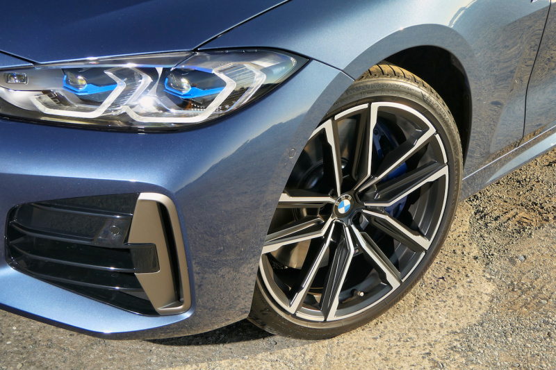 「3Lの「ストレート6」を積む「M440i xDrive Coupe」はパワフルで、BMWらしいフットワークの良さが光る」の5枚目の画像