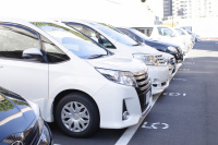 ガソリンスタンドで「駐車場」を貸し出し。日本初の試みは給油所減少の歯止めとなるか？　 - coin_parking_01