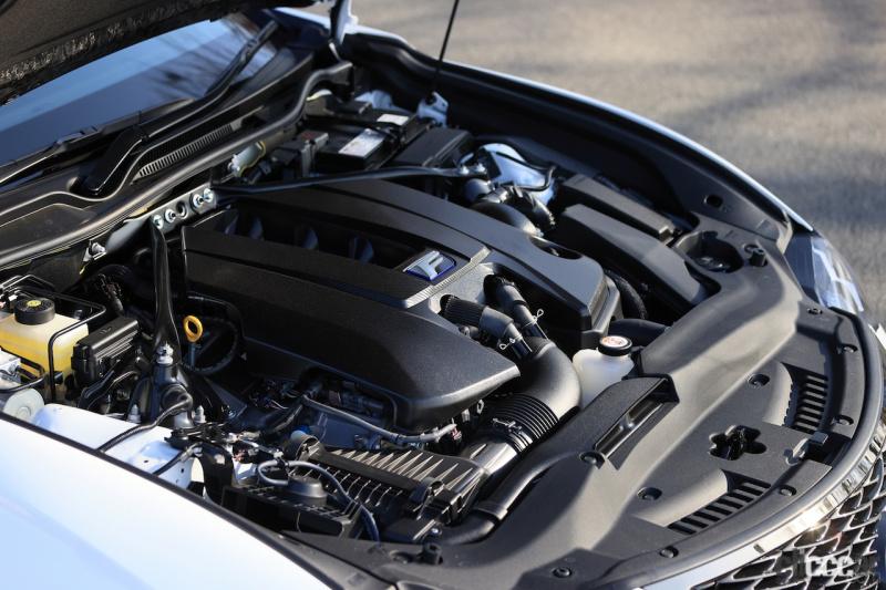 「レクサス RC Fは、至極の5L V8 NAエンジンのナチュラルで怒濤の加速フィールが最大の魅力」の5枚目の画像