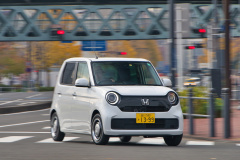 新型n Oneはnaモデルでも乗り心地やフットワークの良さを堪能できる Clicccar Com