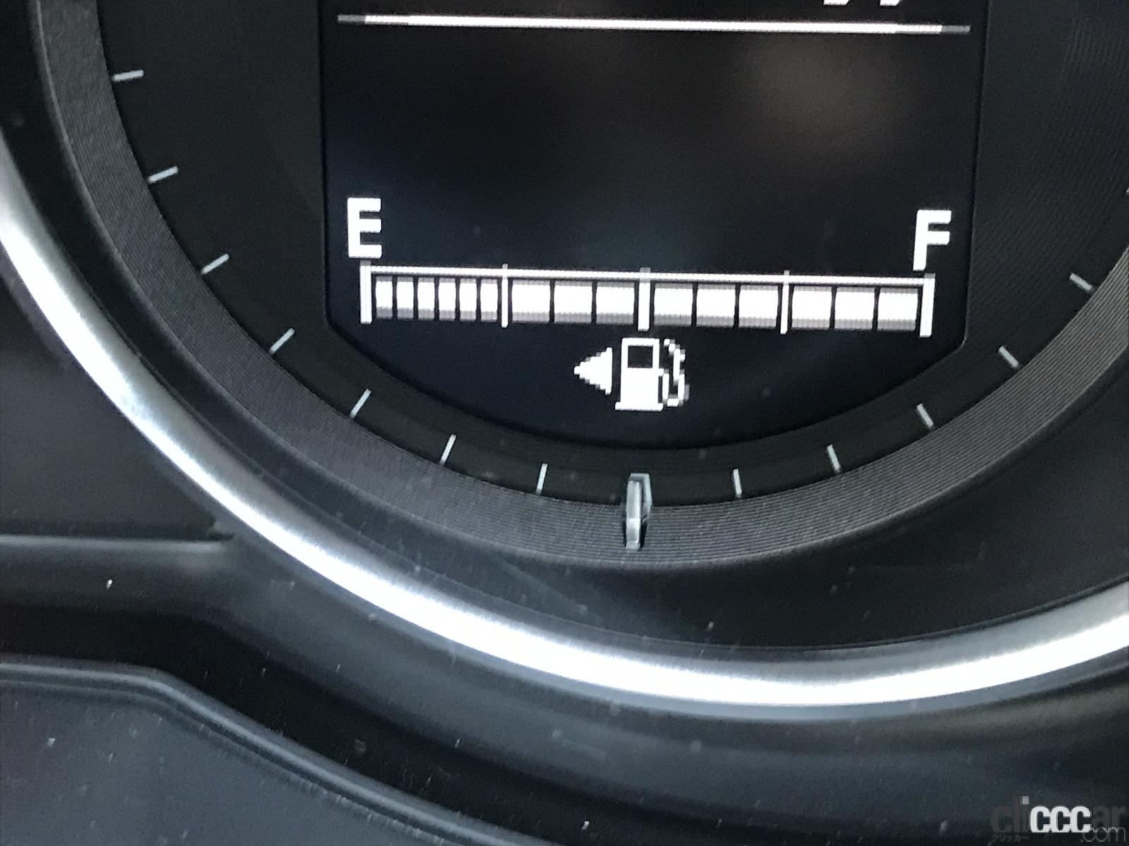 右と左どっち ガソリンスタンドで慌てずに 給油口の位置 を瞬時に知る方法 Clicccar Com
