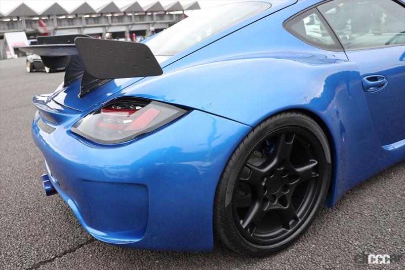 「タイムアタックマシンを祖に持つM’s Cayman GT3 Street Ver.のエアロボディキット【東京オートサロン2021】」の12枚目の画像