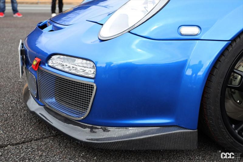 「タイムアタックマシンを祖に持つM’s Cayman GT3 Street Ver.のエアロボディキット【東京オートサロン2021】」の15枚目の画像