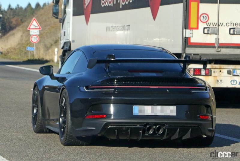 「謎の予告画像をポルシェが公開。2月16日に新型「911 GT3」が発表か!?」の6枚目の画像