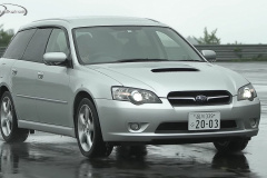 サイズアップ 等長等爆へと変化しても 不易と流行が息づいているのが4代目レガシィ ツーリングワゴンby清水和夫 Bp5編 Sye X Clicccar Com