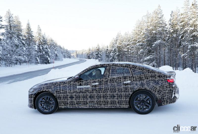「BMWエレクトリック「i4」市販型、サイドミラーなど最終パーツが露出」の9枚目の画像