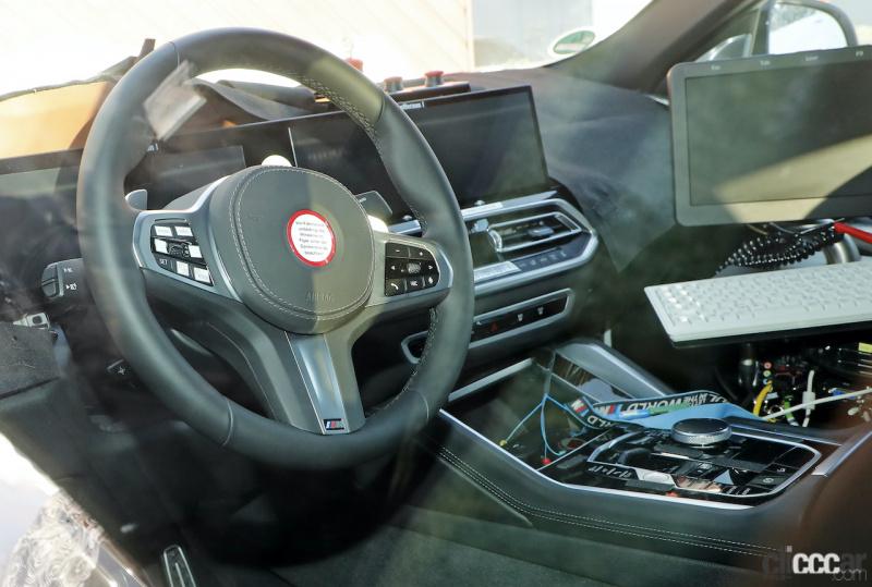 「デュアル湾曲ディスプレイを確認！　BMW X6改良型、室内も大刷新へ」の3枚目の画像